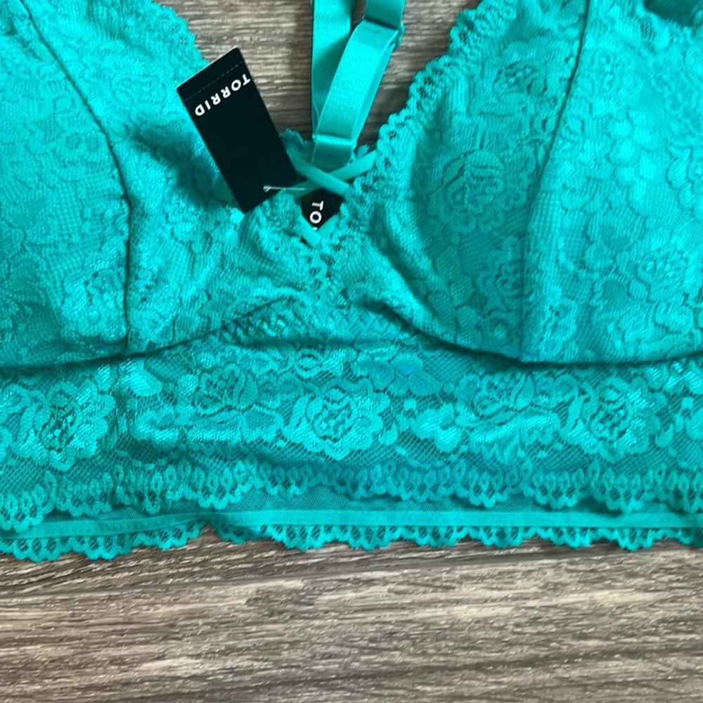 torrid Lightly Lined Lace Bralette NWT - Picture 3 of 4
